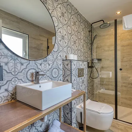 Doms Boutique Living 4*