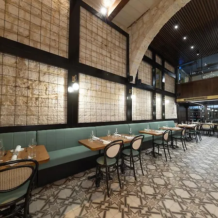 מלון Doms Boutique Living