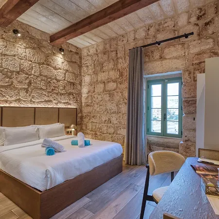 Doms Boutique Living 4*