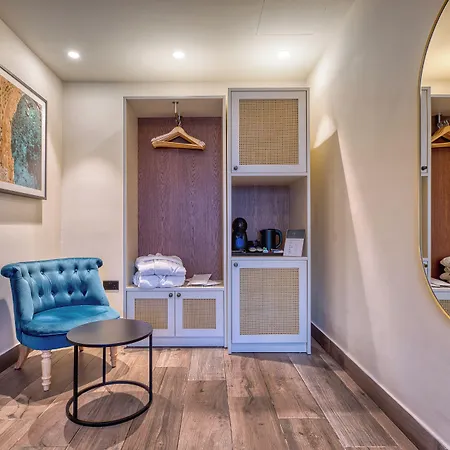 Doms Boutique Living 4*