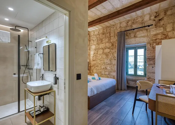 Doms Boutique Living 4*