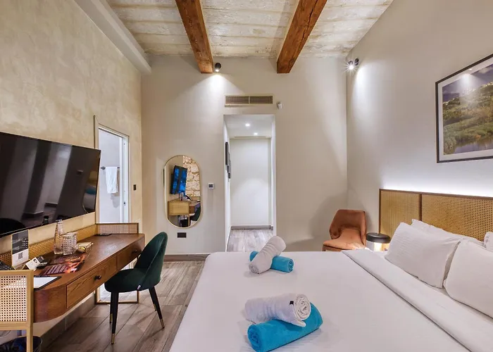 Doms Boutique Living 4*